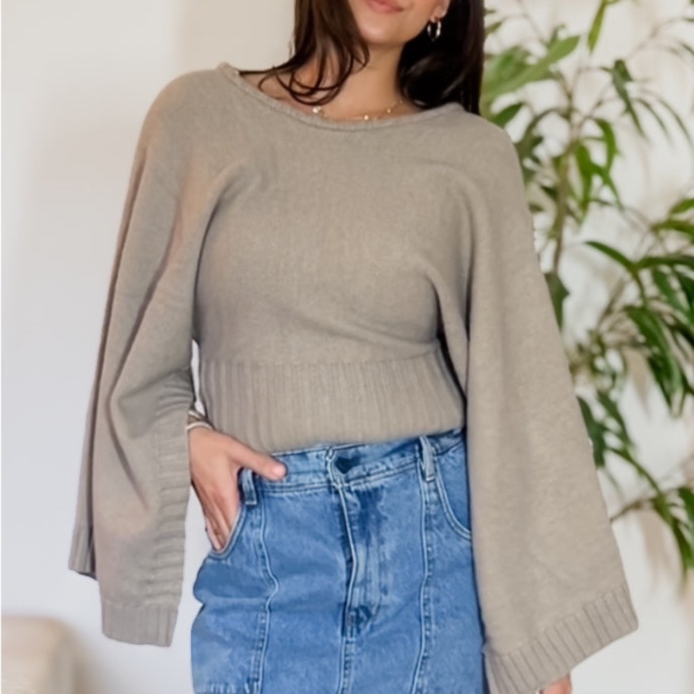 Elegant Beige Women's Sweater